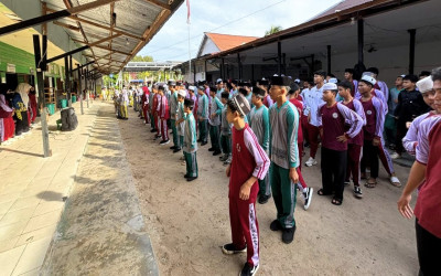 Awali Bulan November dengan Semangat Sehat Melalui Kegiatan Senam Pagi  MTs Terpadu Berkah Palangka Raya