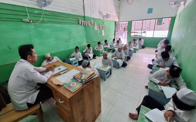 PELAKSANAAN PAS HARI KE-2 MTs TERPADU BERKAH PALANGKA RAYA BERJALAN LANCAR, TERTIB, DAN TERKOORDINASI