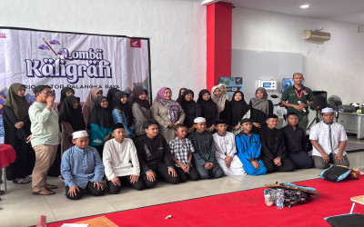 Merangkai Seni, Menorehkan Makna: MTs Terpadu Berkah Palangka Raya Ikuti Lomba Kaligrafi Honda Trio Motor