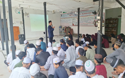 Menjaga Iman Agar Tetap Istiqomah, Kepala MTs Terpadu Berkah Sampaikan Materi dalam Giat Kamis