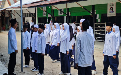 Mengawal Merah Putih: Paskibra MTs Terpadu Berkah Siap Jalankan Tugas Sakral