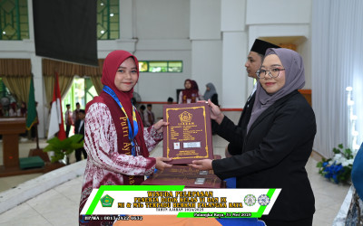 Ijazah di Tangan, Masa Depan di Depan: Simbol Resmi Kelulusan Peserta Didik MI & MTs Terpadu Berkah Palangka Raya