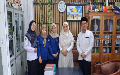 AKHIRI PENGABDIAN, MAHASISWA MBKM UIN PALANGKA RAYA DIJEMPUT DOSEN DI MTs TERPADU BERKAH PALANGKA RAYA