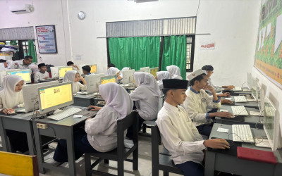 Peserta Didik MTs Terpadu Berkah Ikuti Gladi Bersih TKA 2026 Hari Pertama di MTs Darul Amin Palangka Raya