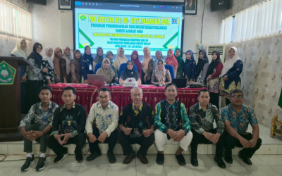 MENGUATKAN KOMPETENSI DAN KEPEDULIAN LINGKUNGAN, GURU MTS TERPADU BERKAH IKUTI PKB IPA BERBASIS CINTA DAN EKOTEOLOGI